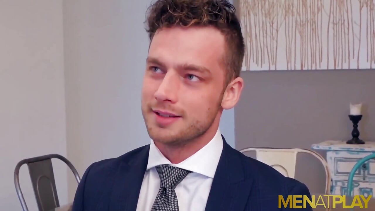 MENATPLAY - Gay hunks Damon Heart and Logan Moore anal breed