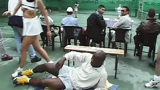 Ir si cewek tenis perancis dientot dua kontol di seks threesome