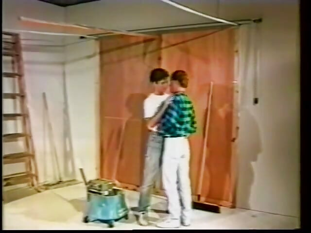 Hung gay dudes blow each other, then one ass fucks the other hard on the job