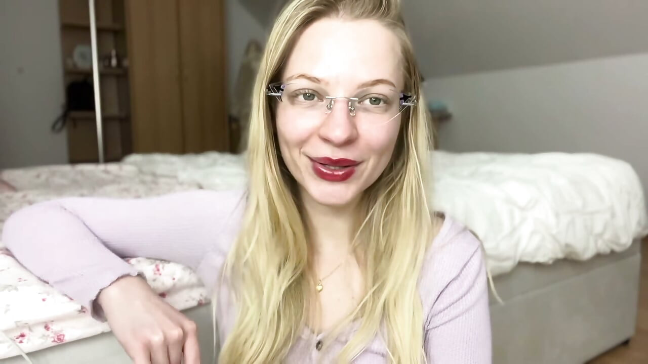Why You Should Be on Grindr Right Now App Review
