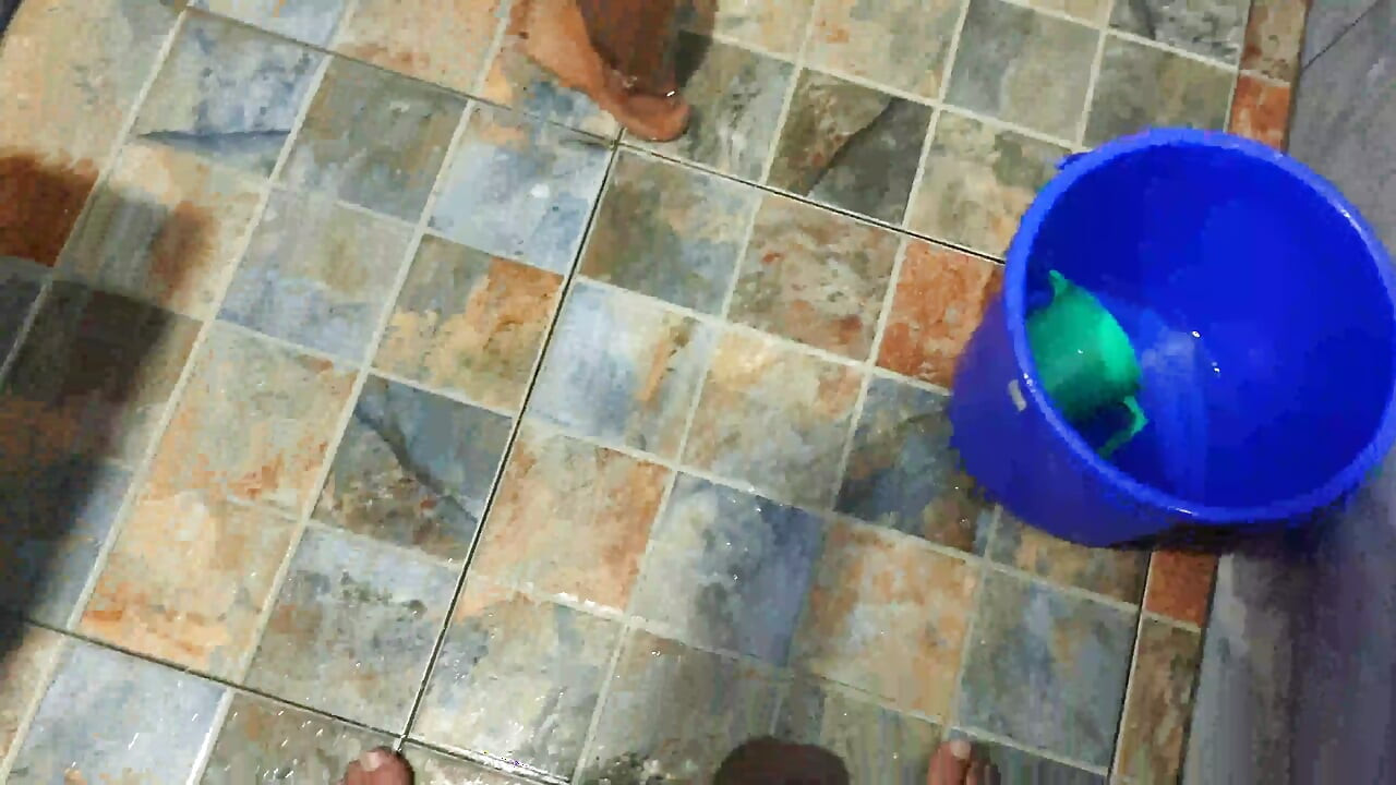 Vaishnavy baño completo desnudo