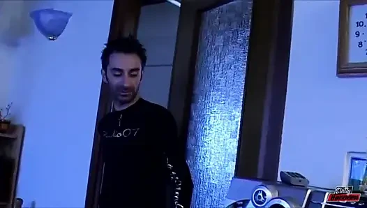 Büyük memeli iri güzel kadın sert sikiliyor