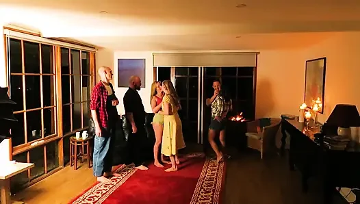 Charlie Forde, Laney Day, Finley Kay, Leo Embers, Caleb Arcane, Mishel Karen'ın rol aldığı eve bağlı sahne arkası
