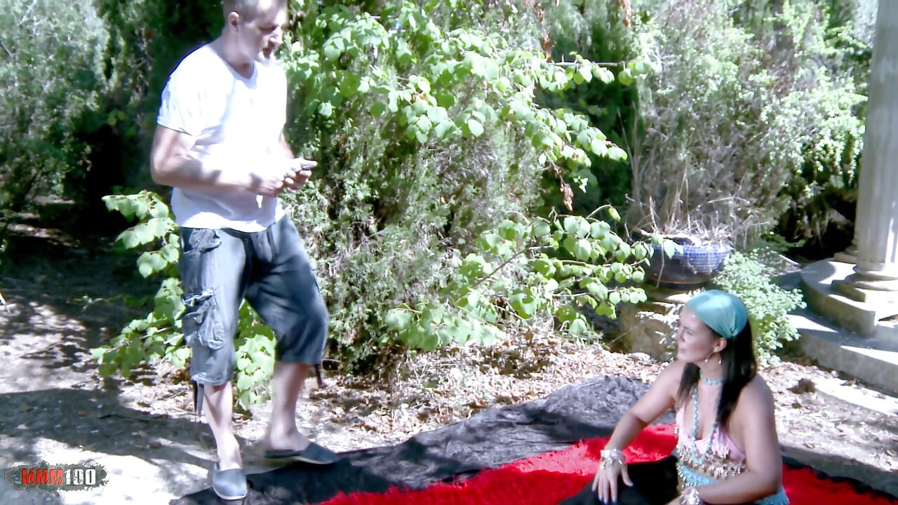 Anal profundo con Montse Swinger la clarividente gitana