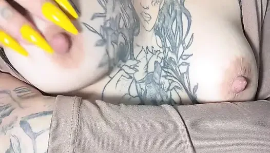 Latina kleine titten 153