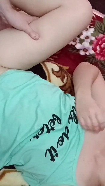 Dia mengisi pepek saya dengan air mani dua kali | Klip 1