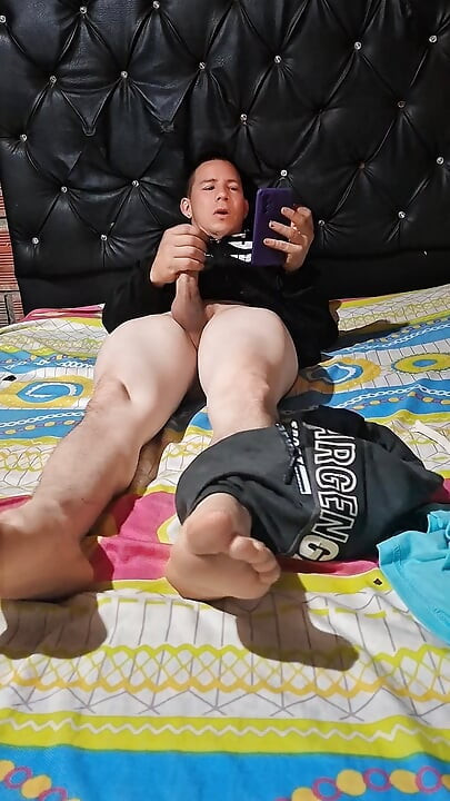 LATINO MASTURBATES