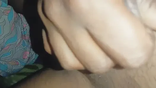 Saudara tiri di kamarku lagi ngentot dan ngocok kontol xxx desi india