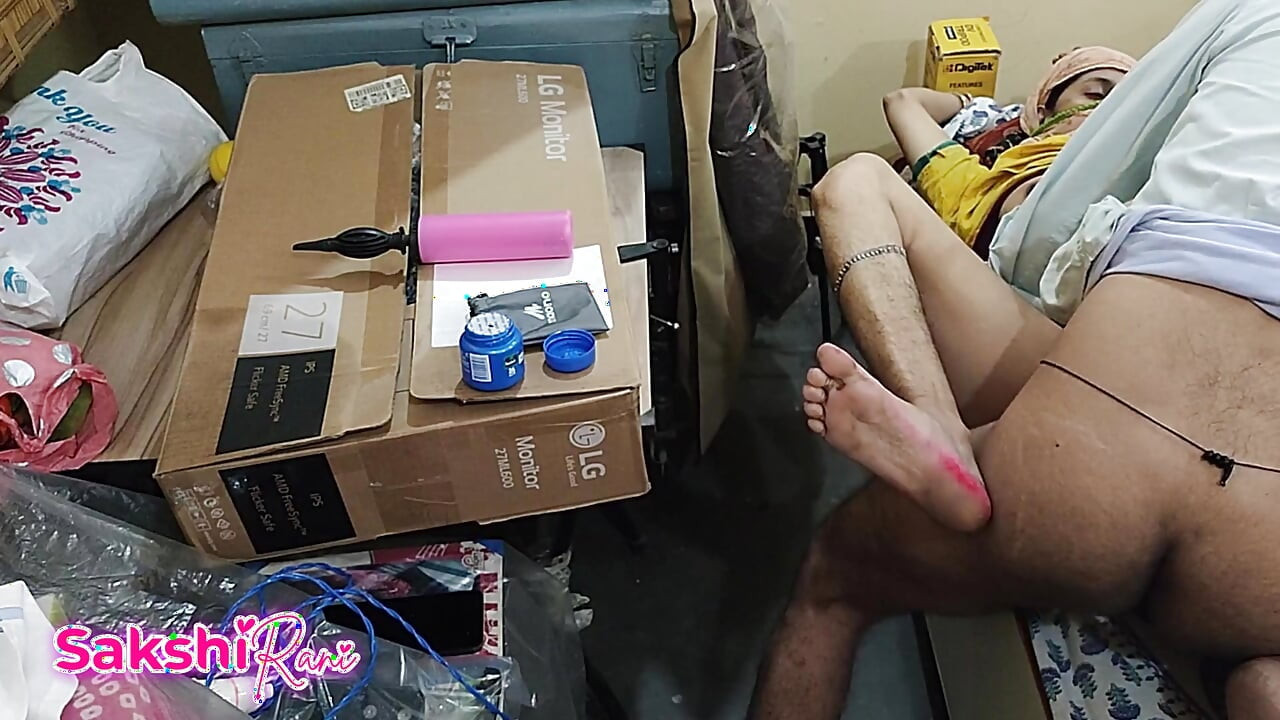 Kaamwaali ki Thukayi video de sexo completo, dueño de la tienda atrapado se masturba coño, india mucama follando video de sexo mms hindi hablando