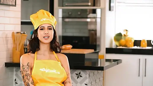 Горячая лесбийская латиноамериканская кухня — Часть 2 — SFW