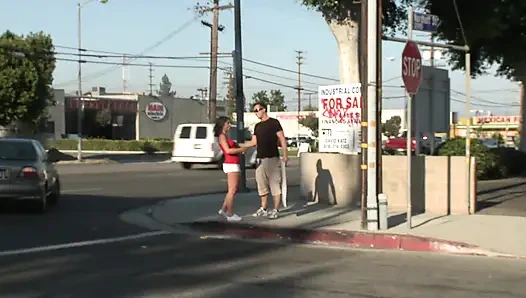 Billy Glide трахает горячую крошку с большими сиськами