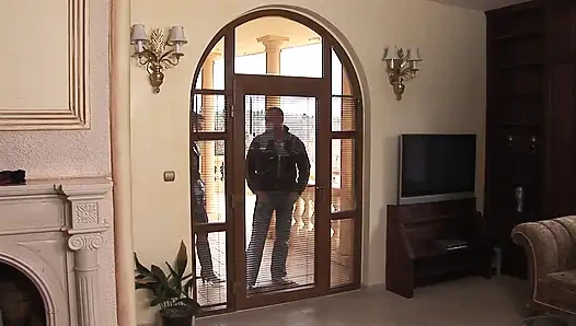 Молодая и грязная! Горячие тинки живут своими грязные фантазии!