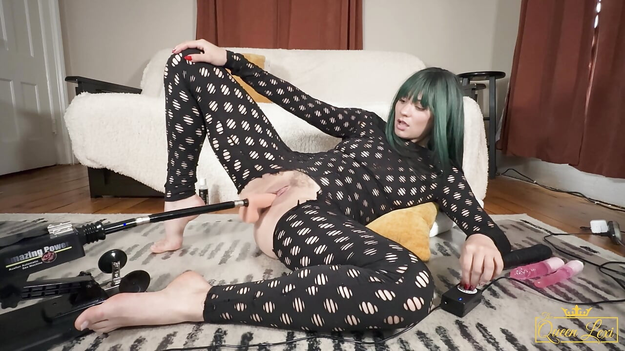 Goth Girl Using Fuck Machine and Squirting Teaser