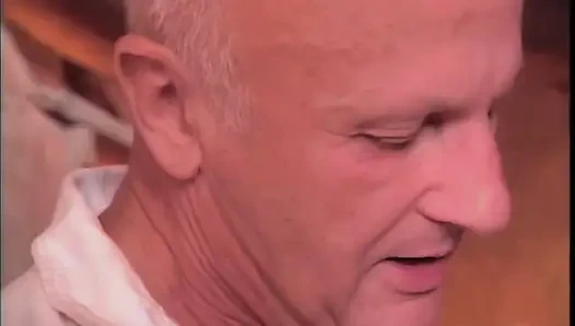 Çanı Çalar, Rahip Onu Çalar