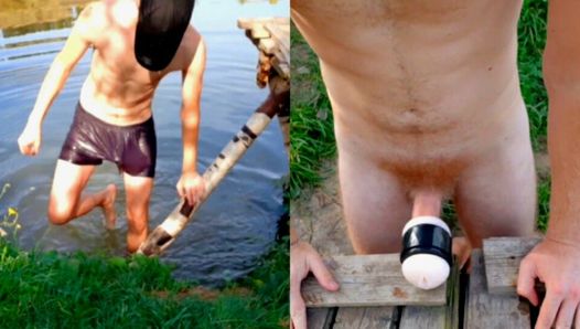 Der athletische Typ TimonRDD schwimmt nackt auf dem See und spritzt zweimal mit der Taschenlampe