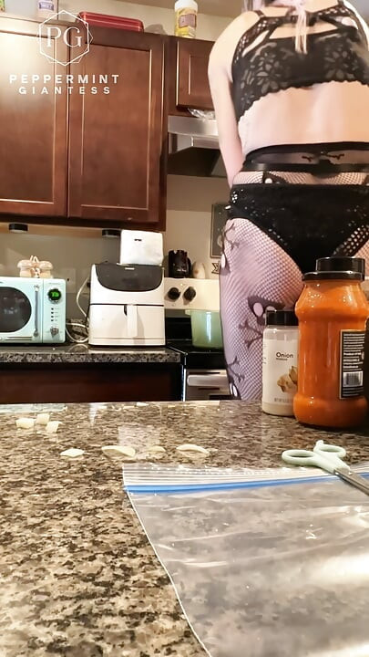 7'3 Peppermint Giantess Makes Stuffed Shells with a Very Naughty Tiny Helper Tied to My Heel