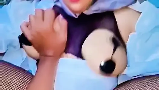 Tante lagi butuh kenikmatan, biar aku muasin dia