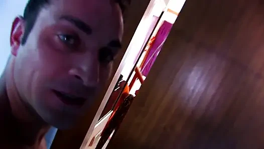 Seksi büyük memeli sarışın çifte üçlü seks götten sikişiyor