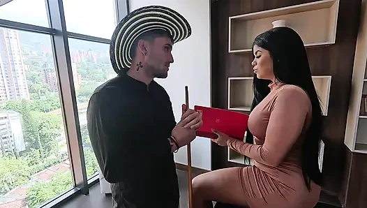 Pantat bahenol sekretaris dientot habis-habisan untuk pertama kalinya