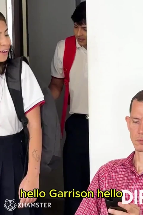 Bölüm 1 Sınıf arkadaşımı üvey babasının evinde siktim ve en iyi arkadaşı bizim için kaplandı