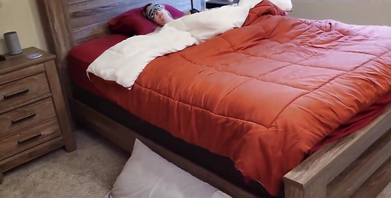 Stepson Visits His Stepmom's Bedroom and Fucks Her Pregnant Pussy