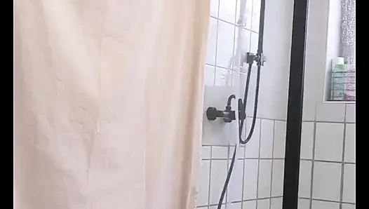 Küçük götüme tam bir torba su akıyor!