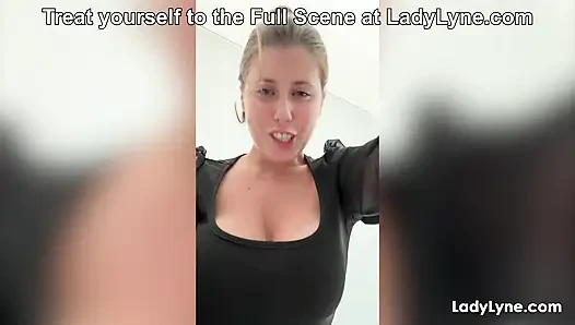 Apakah kursi ini diambil? Ladylyne pengen dudukin wajahmu