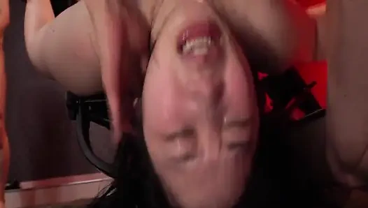 Ayaka Hirosaki выдвинула за пределы, как контроль и сенсация перегружают все ее существо