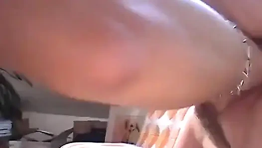 Kekasih cantik itu punya kontol yang bagus!