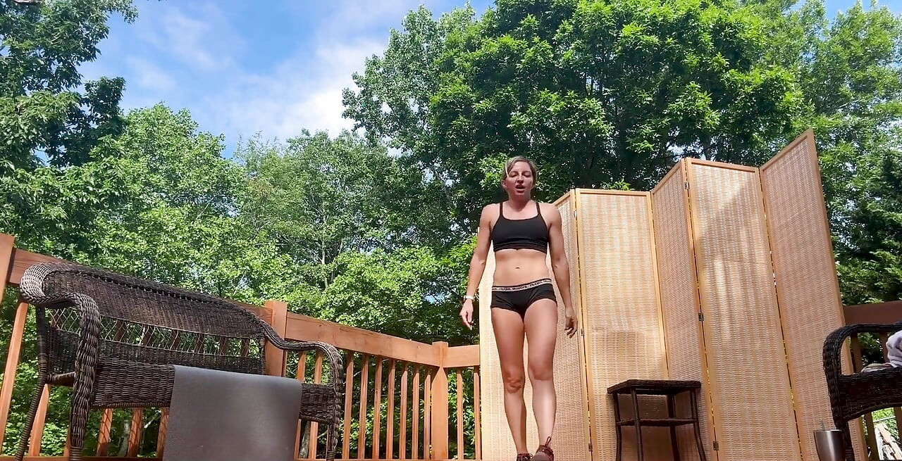 How Many Burpees Lora Cross Can Do