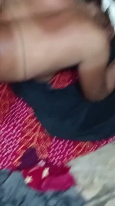 Ek bistar per Meri sauteli bahan Ko Maine apna bada land munh mein dekhkar khoob chuswaya Meri sauteli bahan jordar land chusti hai | Clip 2