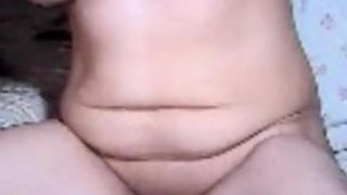 Thild filipina milf ayuda a un hombre cum en cam