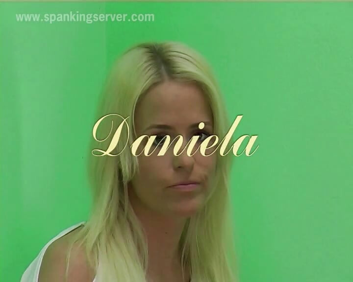 Daniela Clássico de Chicoteada nas Costas Nuas10172
