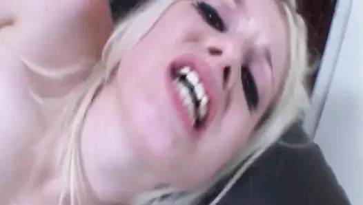 Quarterback meniduri pemandu sorak