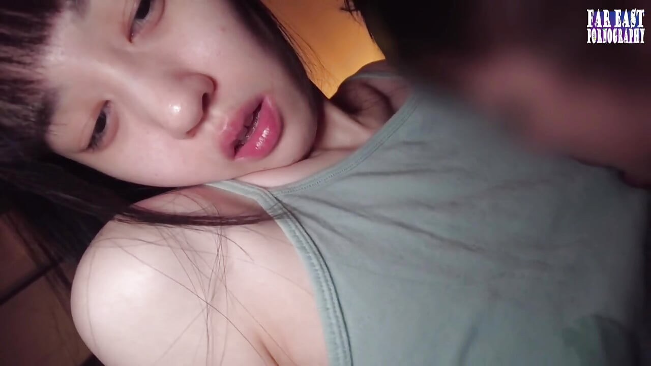 Delicada felicidad en Gulp con una provocación de pelo oscuro de curva pequeña en una dulce cita oral - parte 5