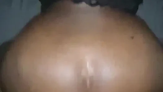 Lubang pantat sempit cewek kulit hitam ini dientot habis-habisan sampai lubangnya menganga lebar