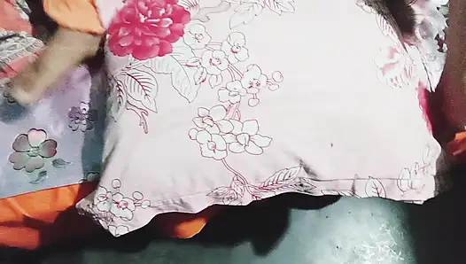 Desi Indian Bhabhi and Servant Sex video