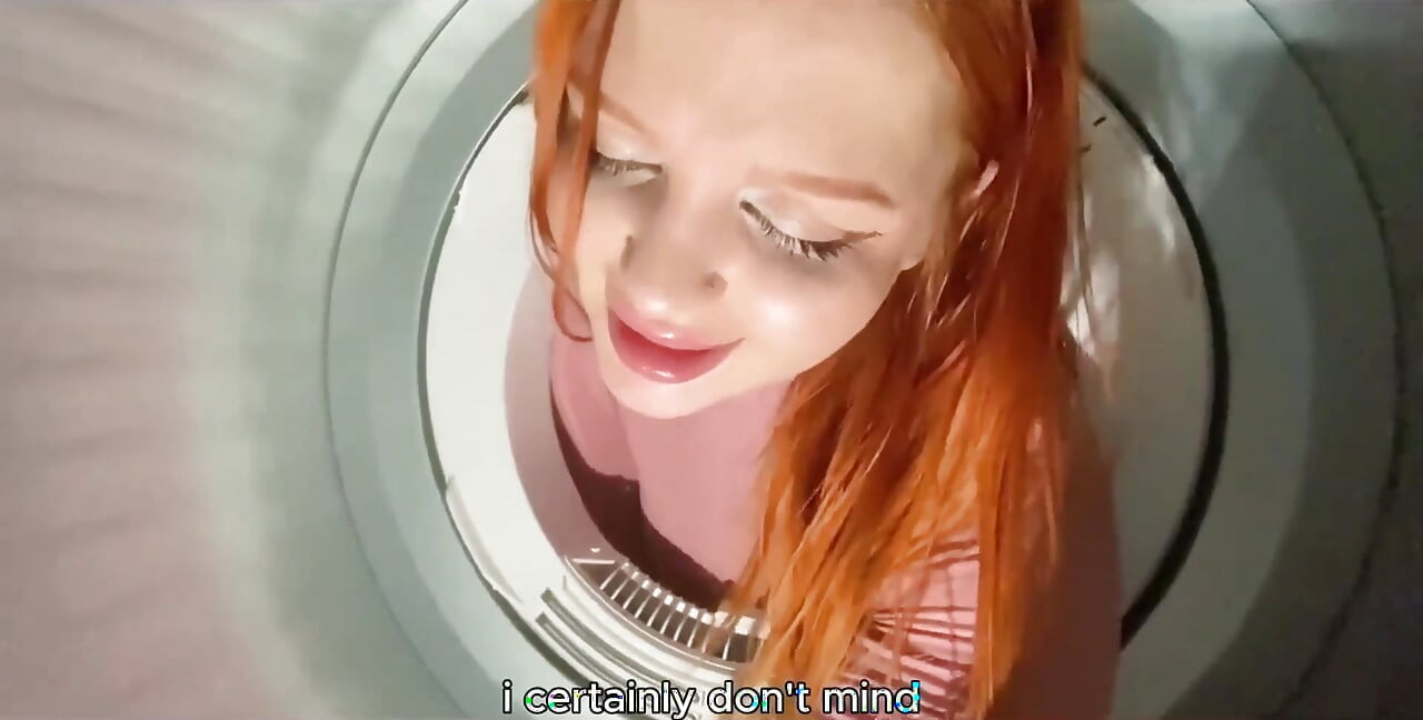 Stiefmoeder die vastzit in de wasmachine en stiefzoon stopt een enorme pik in haar poesje: s1e12