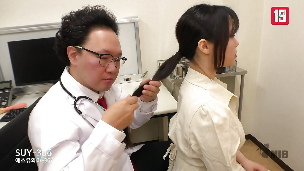 冰冷的病人被她医生的大工具100%治愈到高潮