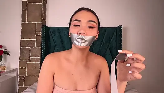 İtaatkar bir dilin üç bant katmanı