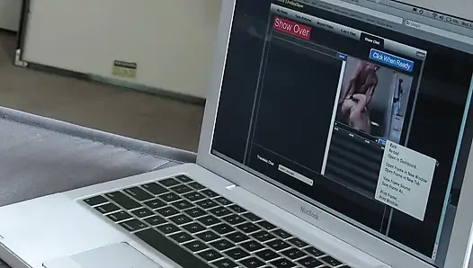 Глубоко выебали пизду сочной крошки, верблюжья лапка выглядит немного полным спермы лицом