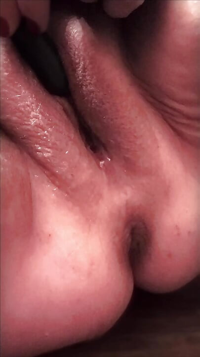 Chubby Pussy Squirts! Watch my BBW pussy squirt with a vibrator.