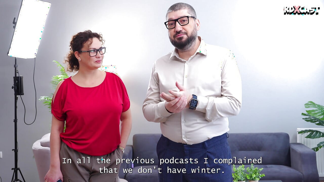Eva Tender não pode parar de gozar durante sua primeira entrevista anal dura!
