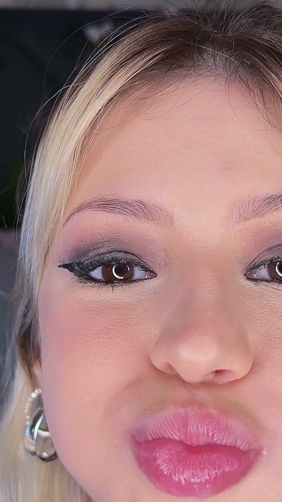 Tandbørstning Fetish Closeup Stella Fatale Fransk Åben mund Gurgle & Spyt Leg