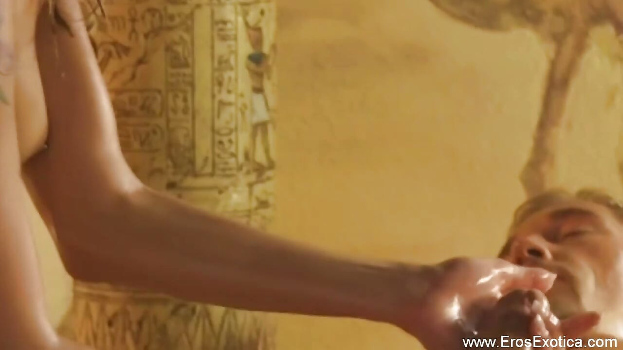 Buổi mát-xa dầu gợi cảm Thổ Nhĩ Kỳ