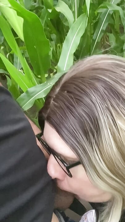 Public slut gives deep throat