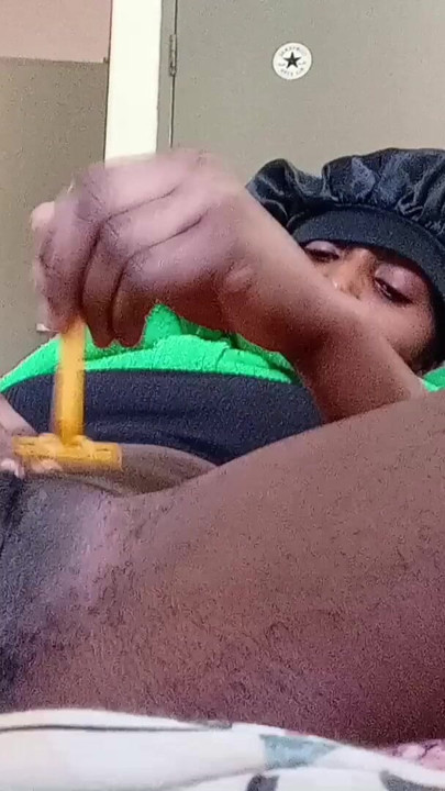 All man like clean pussy let's shave my pussy | Clip 1