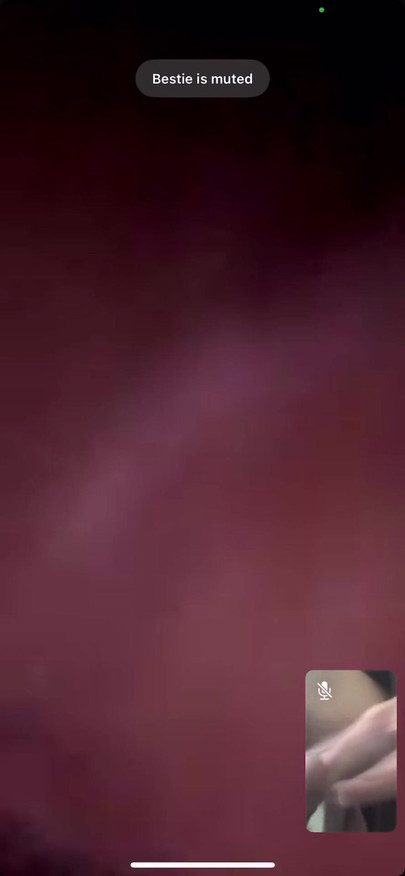 Emotionaler moment von "Superior student masturbation mit freund beim videoanruf"