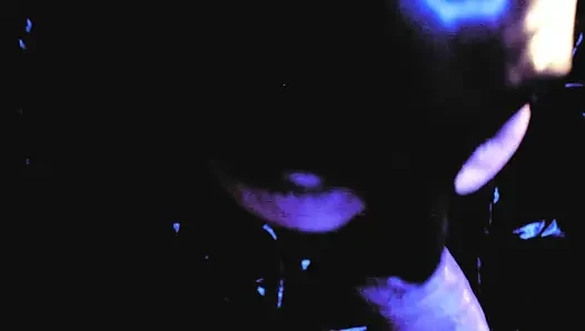 Lastik büyük götlü orta yaşlı seksi kadın tanrıça Eva Latex büyük yarak emiyor amcık döl gonzo