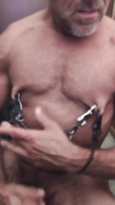 Gay Pig clamping nipples and wanking, flexing | Clip 1